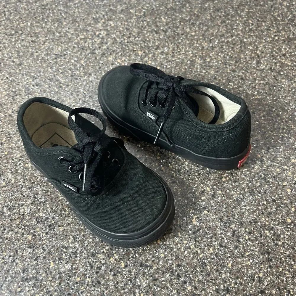 Vans Classic Kids Toddler Size 7 All Black Canvas Sneakers Shoes Lace Up Low Top